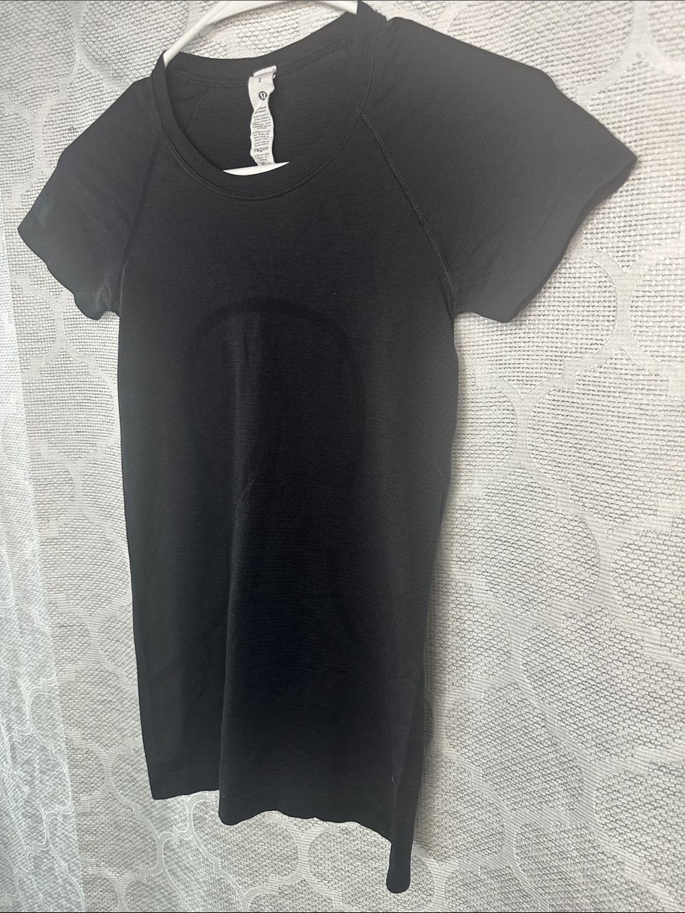 Lululemon Swiftly Tech Short Sleeve Shirt 2.0 Black Athletic Tee Women's 2 - Picture 4 of 6